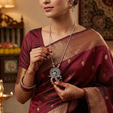 Flute pendant necklace        
